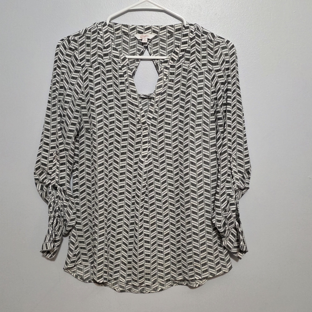 Candies Black And White Cheverone Patterend Blouse Size Small